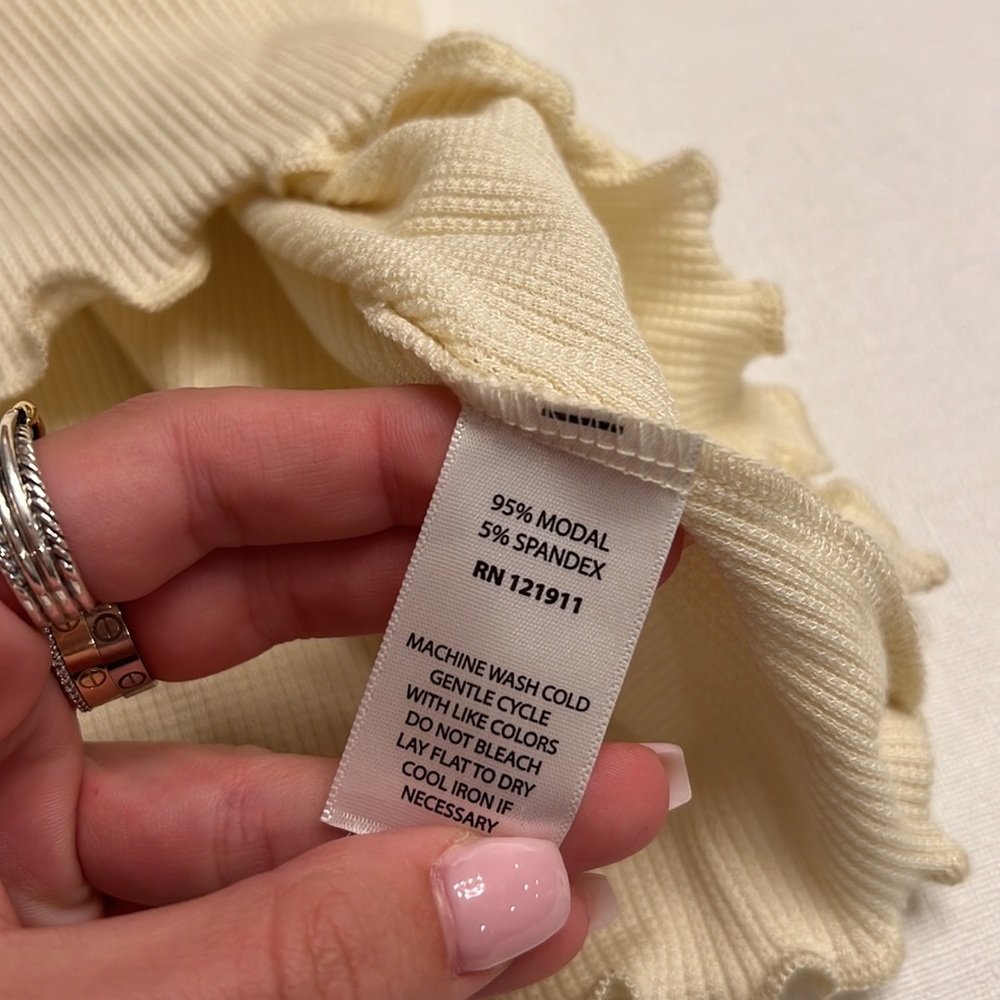 61. NWT LNA | Scoop Thermal Long Sleeve -Cloud - Picture 4 of 5